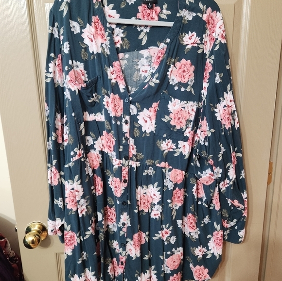 TORRID Emma Babydoll Challis Button-Front TUNIC - Good used condition - Sz 6 - Picture 5 of 7